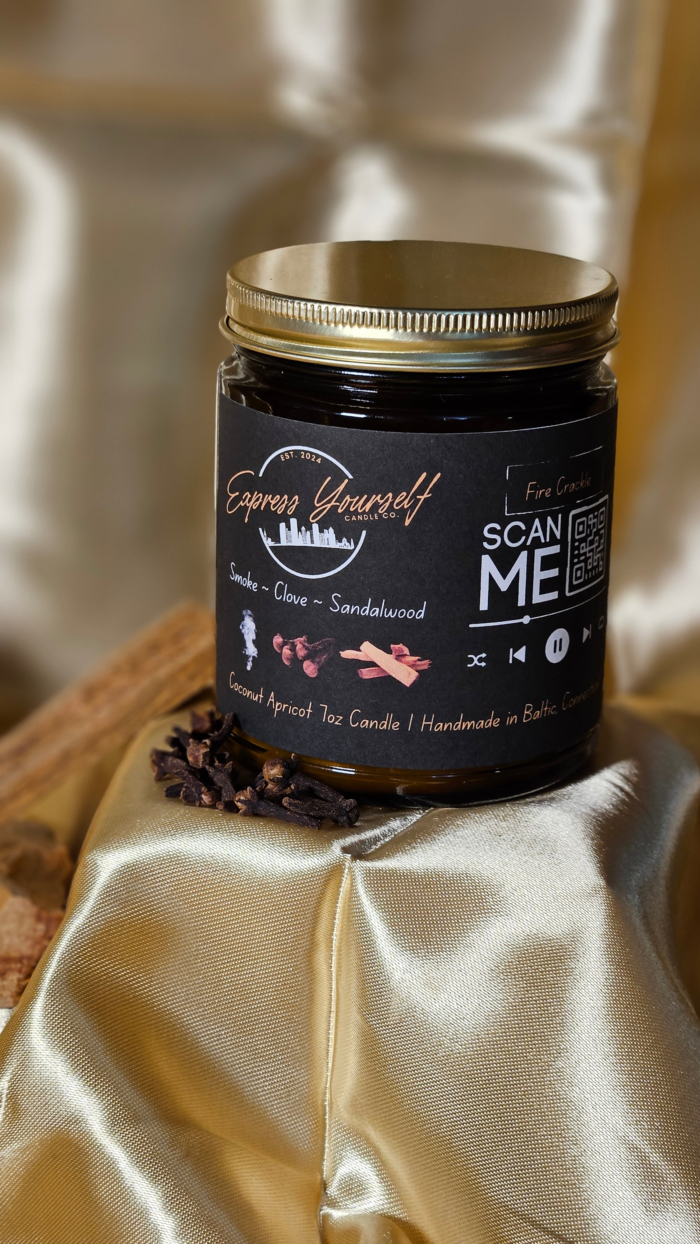 Fireside Amber & Sandalwood Soundscape Audio Candle Gift