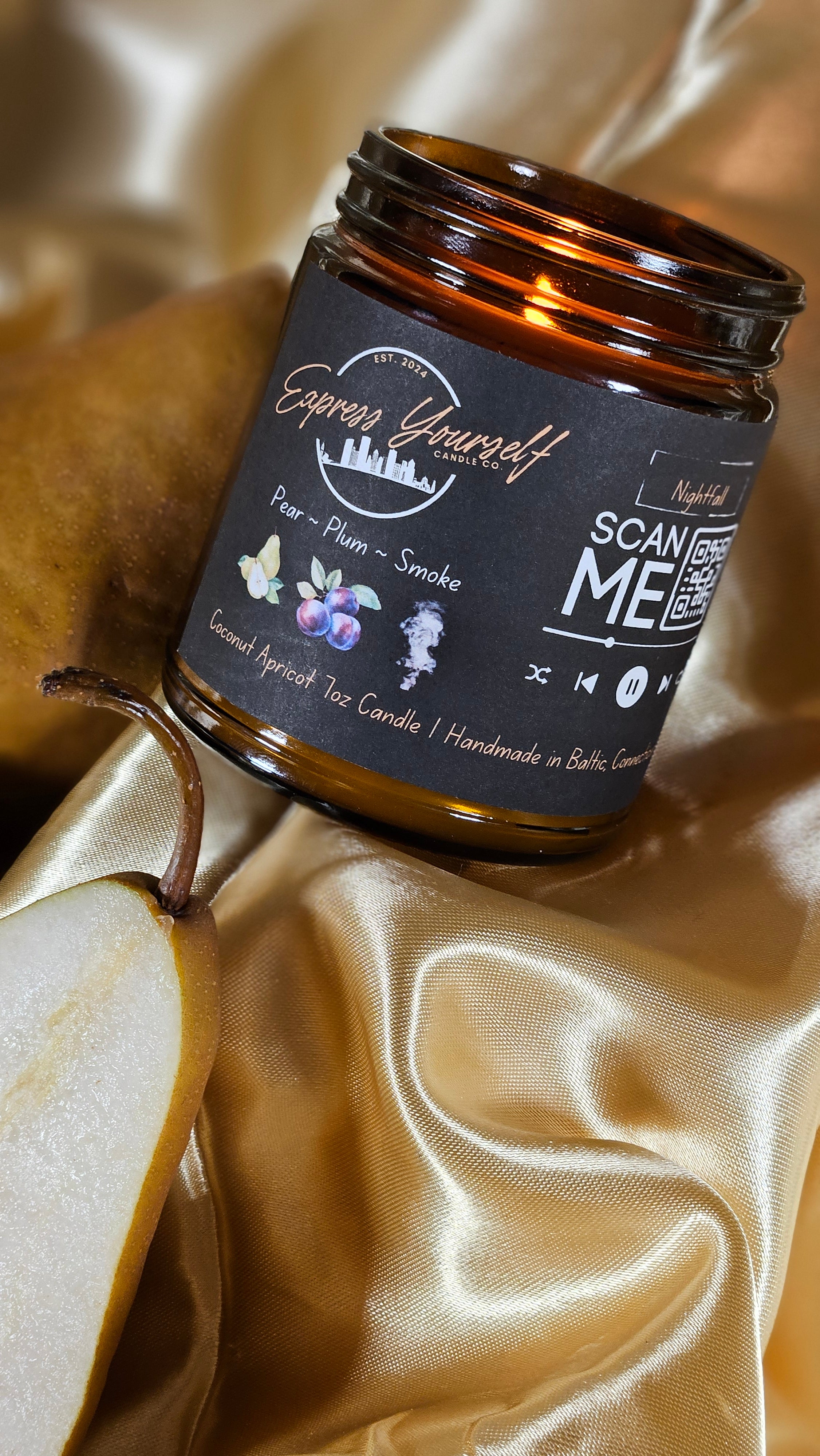 Handmade luxury pear scented candle for nighttime ambiance