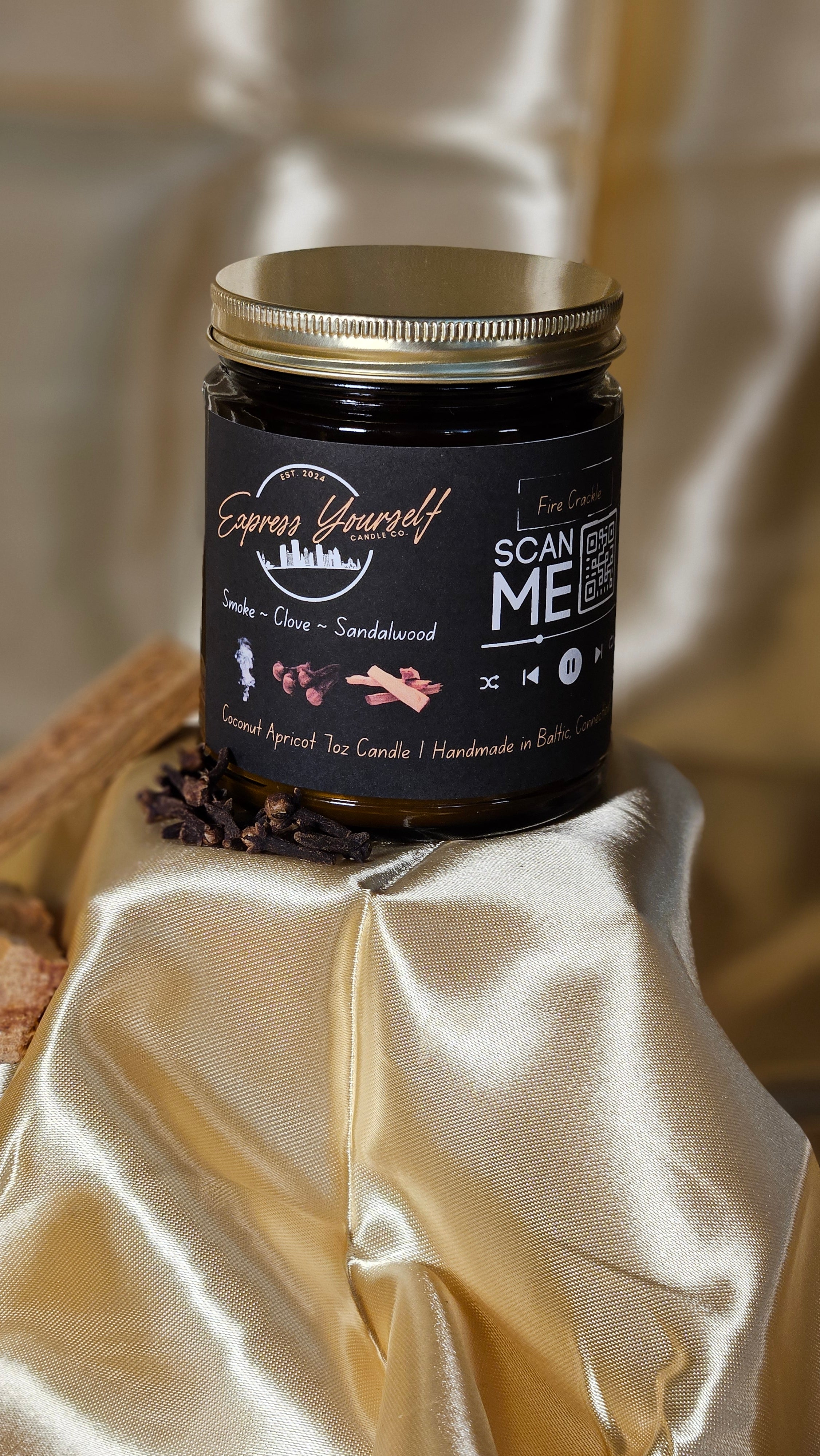 Fireside Amber & Sandalwood Soundscape Audio Candle Gift