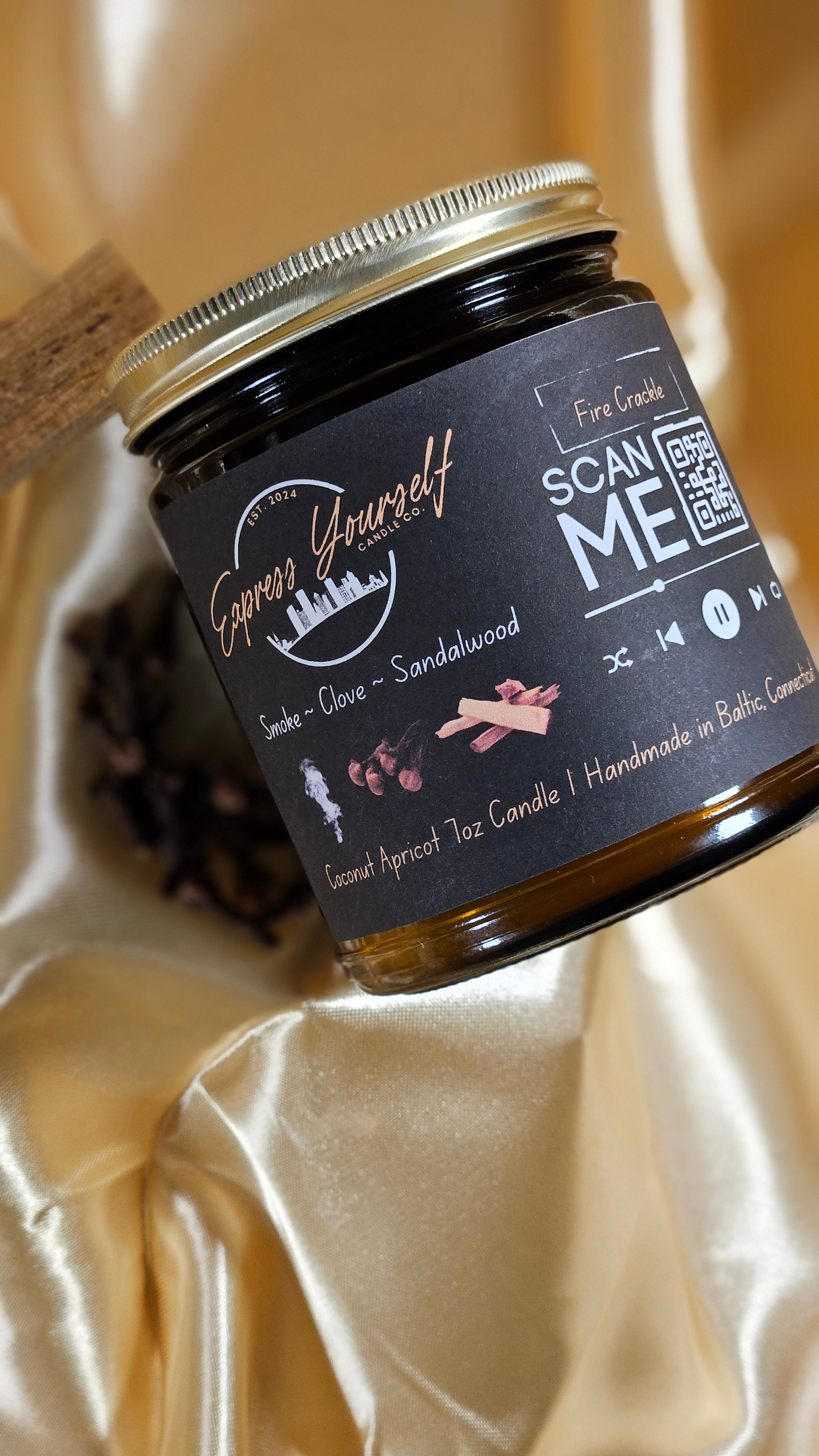 Fireside Amber & Sandalwood Soundscape Audio Candle Gift